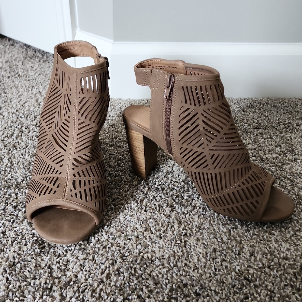 9W Lane Bryant Tan Cutout Heeled Boots